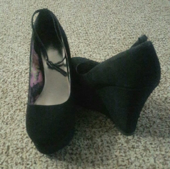 Wedges - Picture 2 of 4